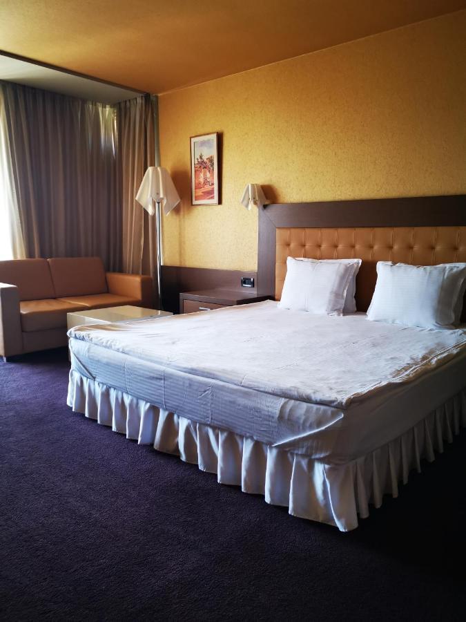 Park Hotel Romantica Svilengrad Ngoại thất bức ảnh