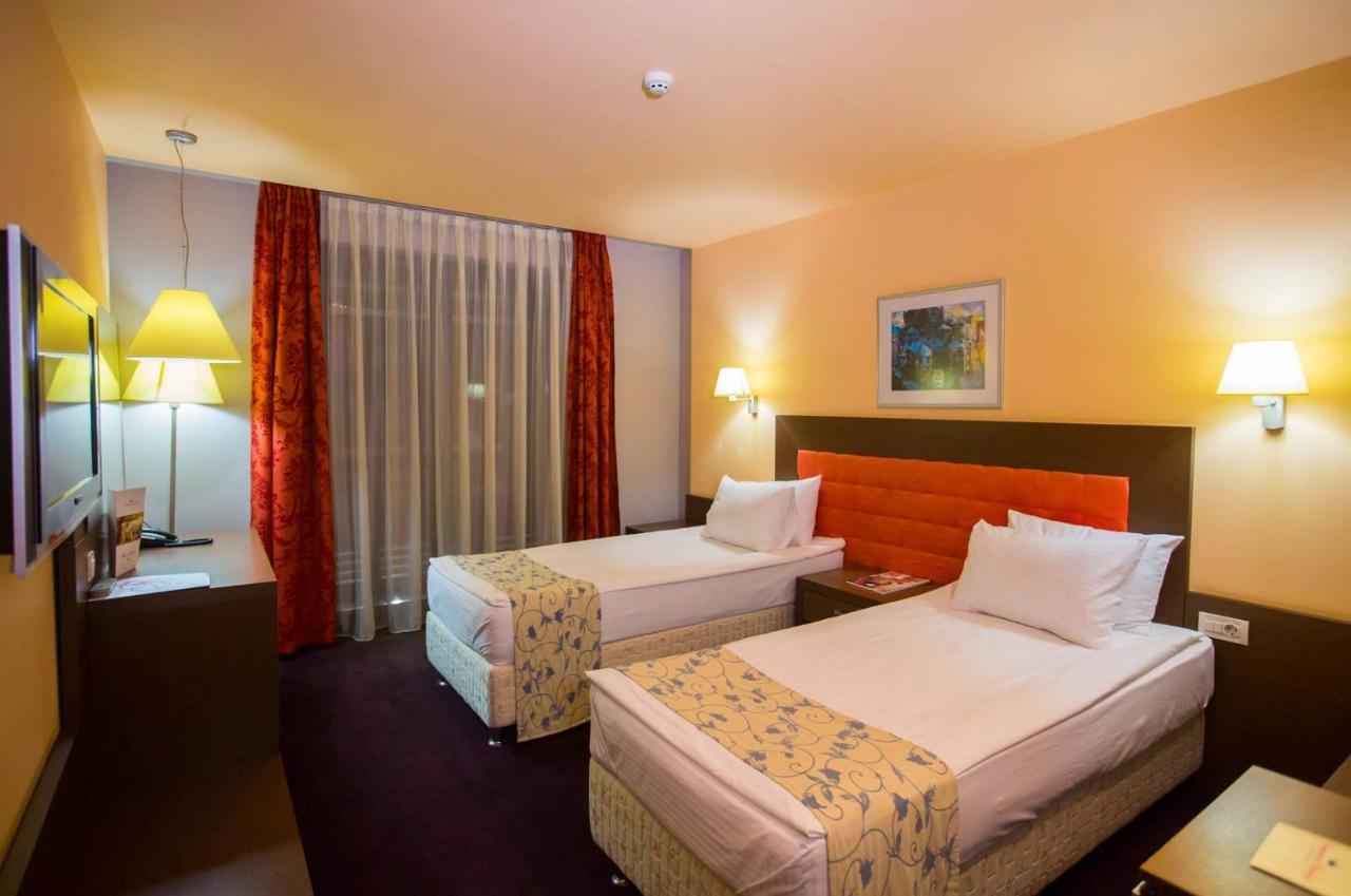 Park Hotel Romantica Svilengrad Ngoại thất bức ảnh