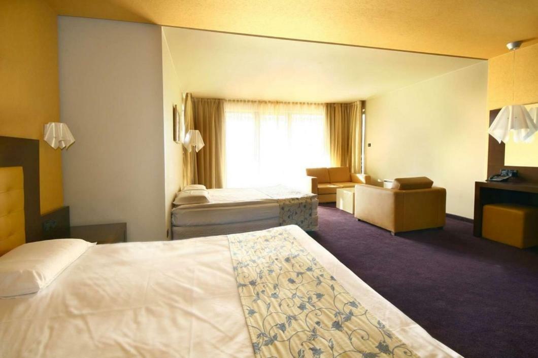 Park Hotel Romantica Svilengrad Ngoại thất bức ảnh